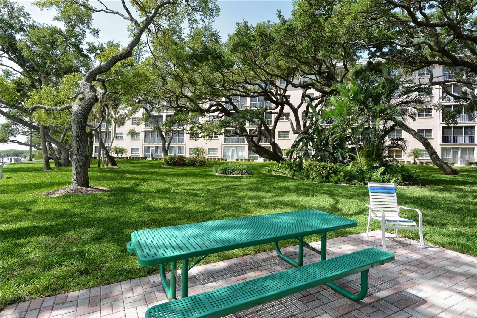 Image 10 of 48 For 8625 Midnight Pass Road 305b