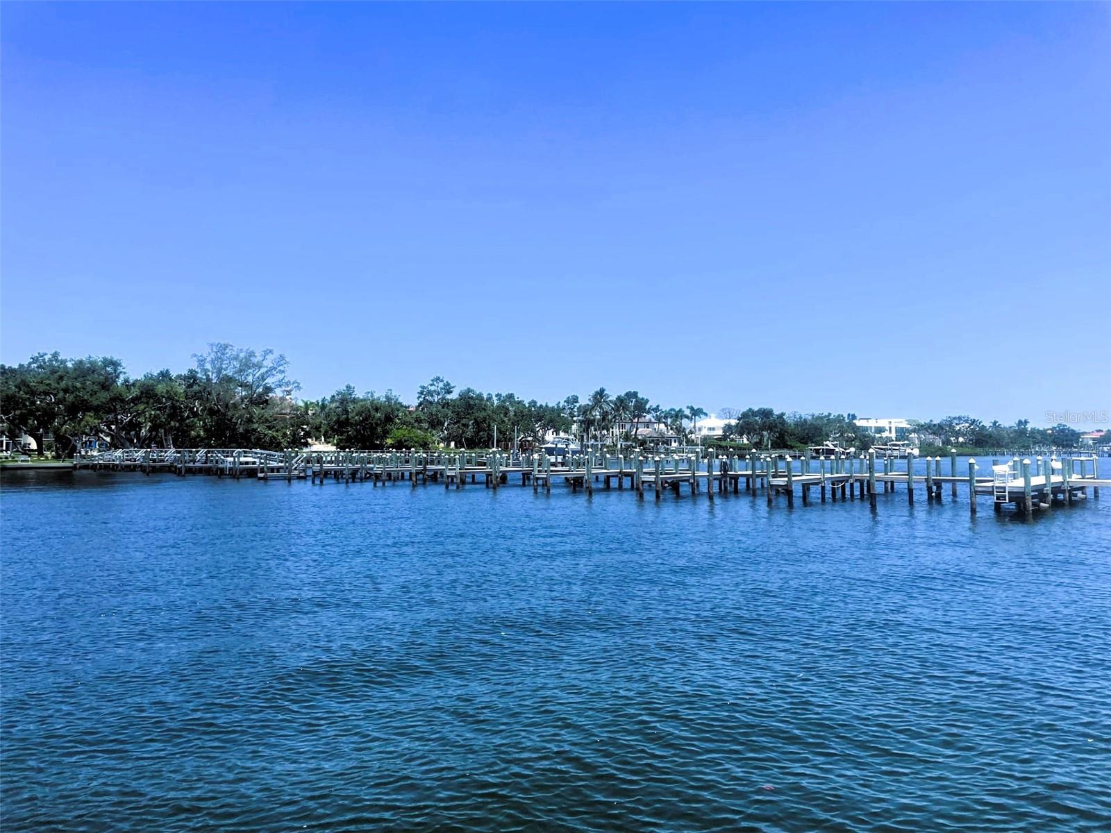 Image 34 of 48 For 8625 Midnight Pass Road 305b