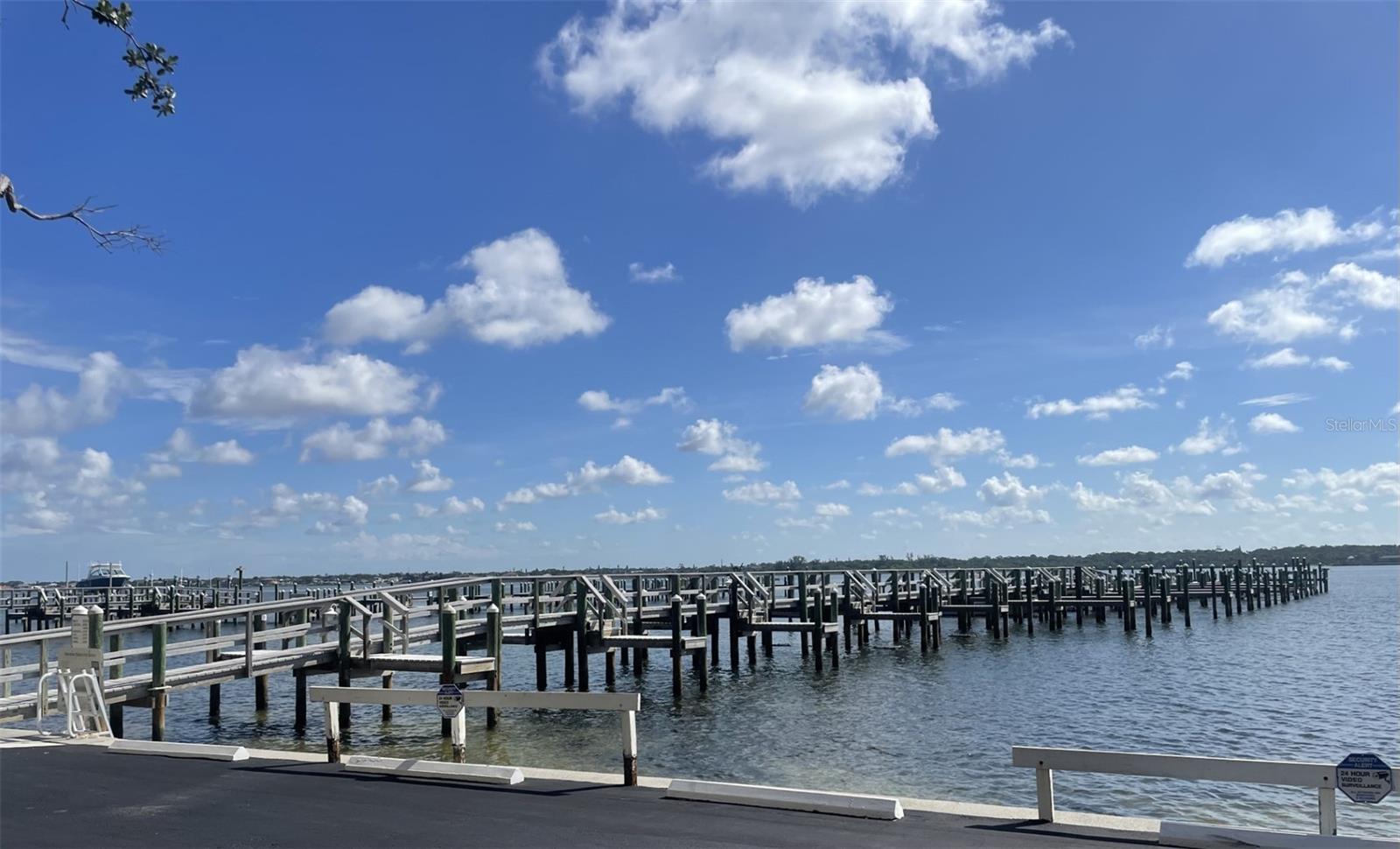 Image 8 of 48 For 8625 Midnight Pass Road 305b