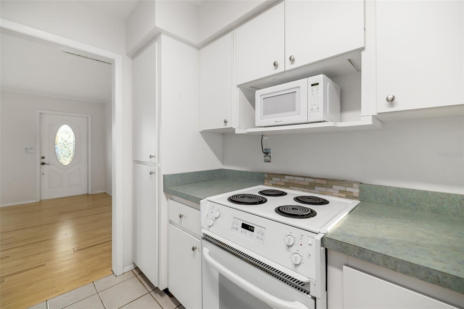 Image 12 of 46 For 2208 34th Street W