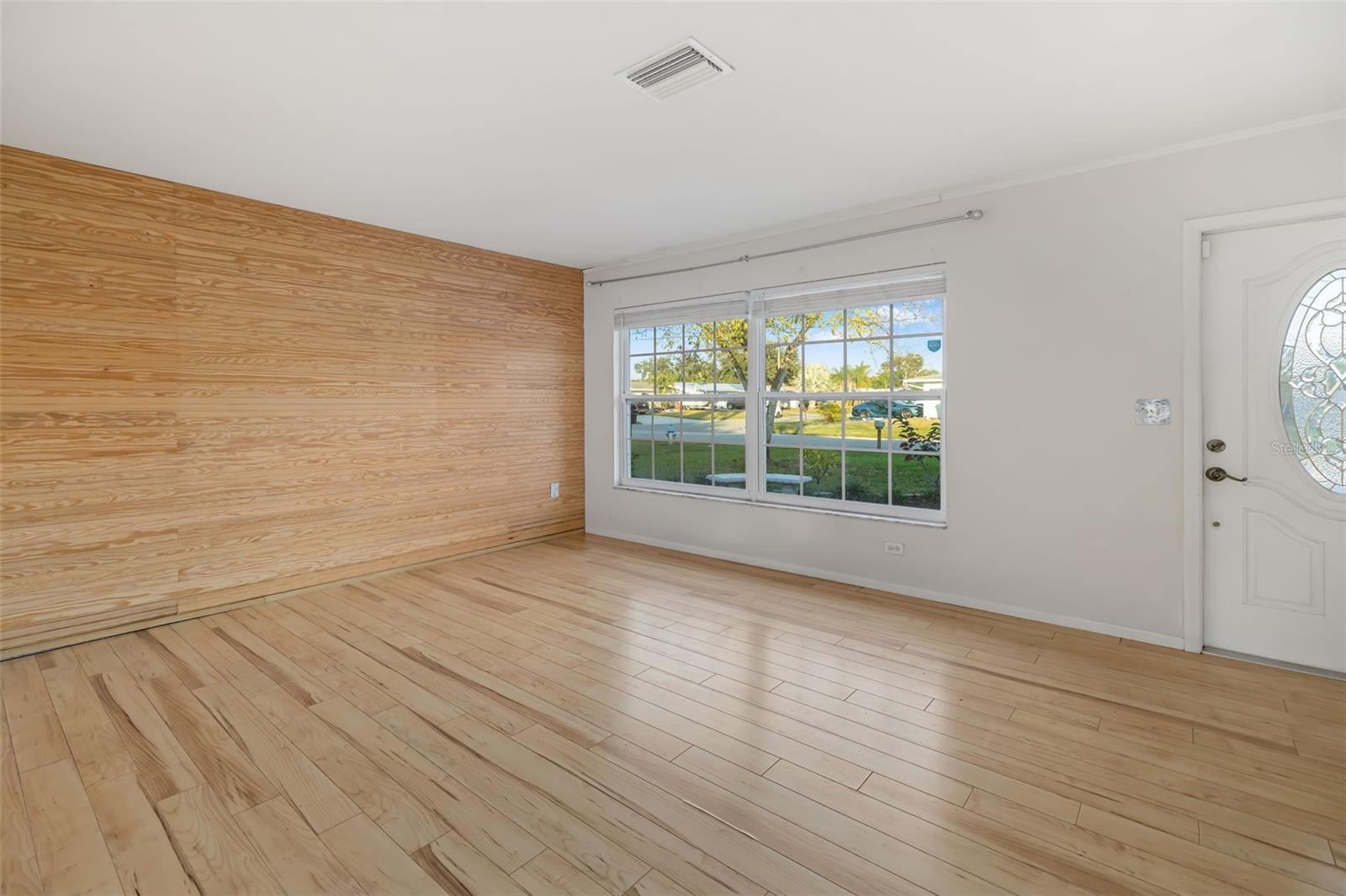 Image 2 of 46 For 2208 34th Street W