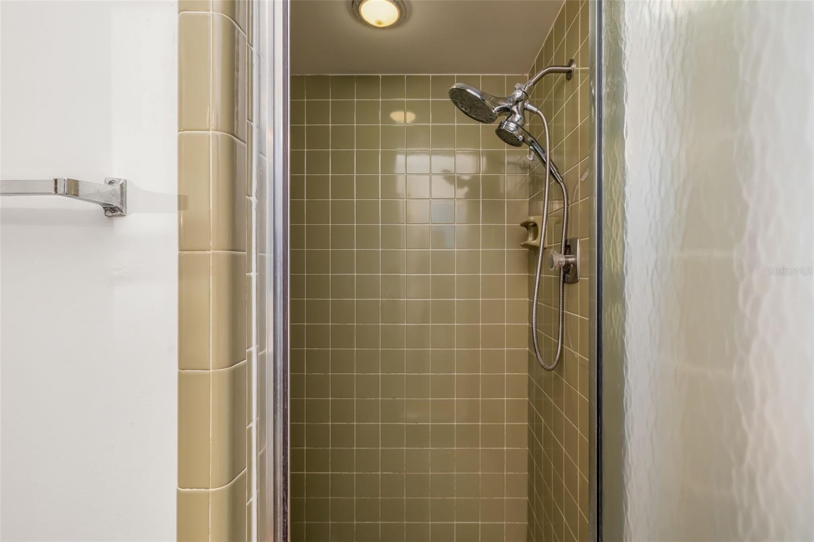 Image 26 of 46 For 2208 34th Street W