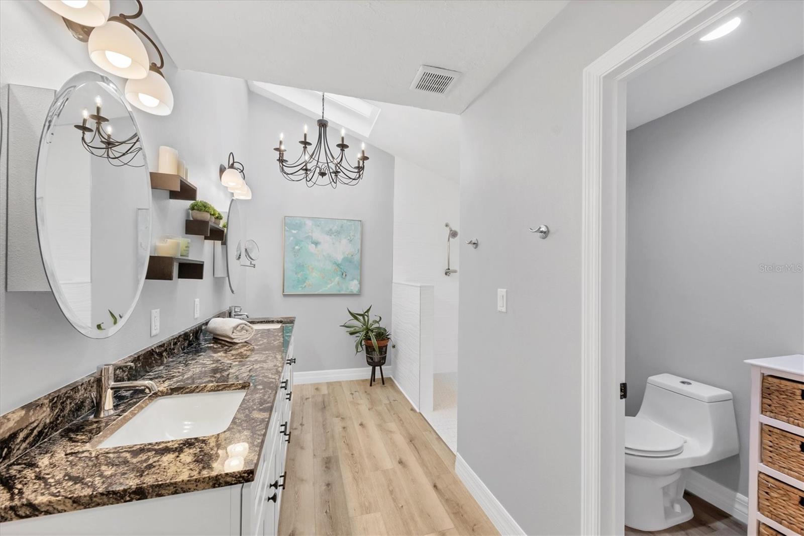 Image 4 of 49 For 3714 Glen Oaks Manor Drive