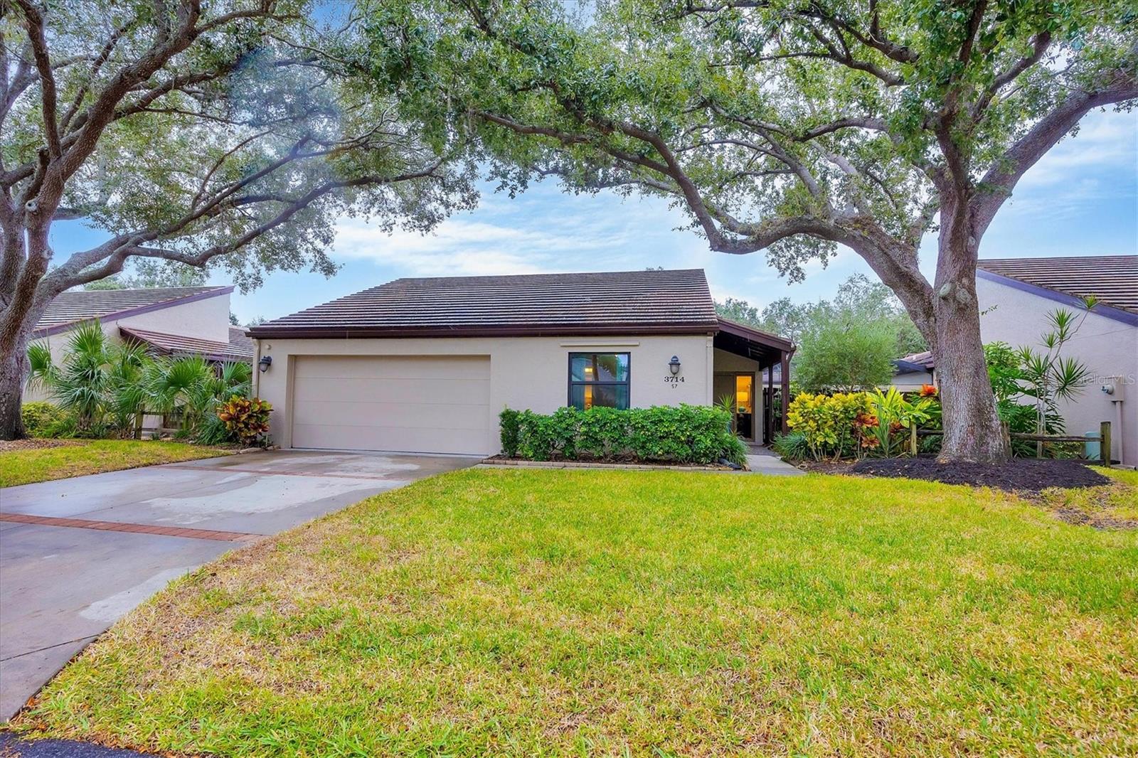 Image 6 of 49 For 3714 Glen Oaks Manor Drive