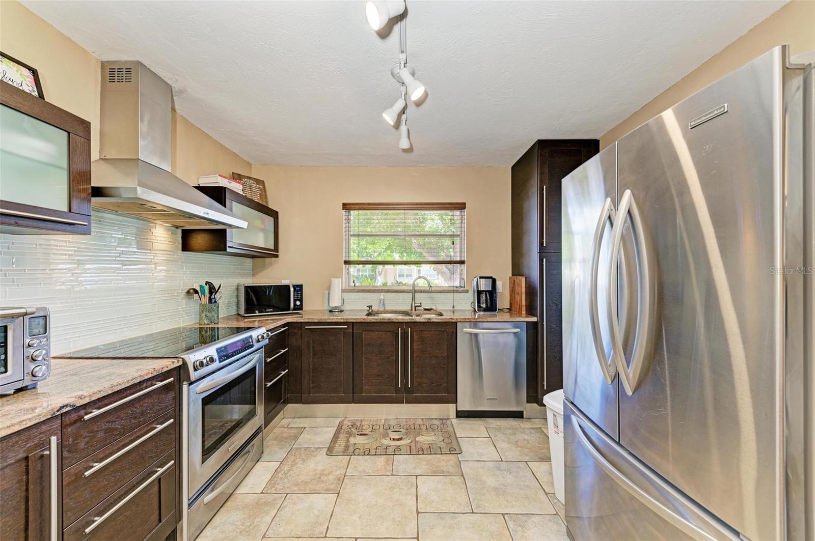 Image 12 of 38 For 2110 Goldenrod Street