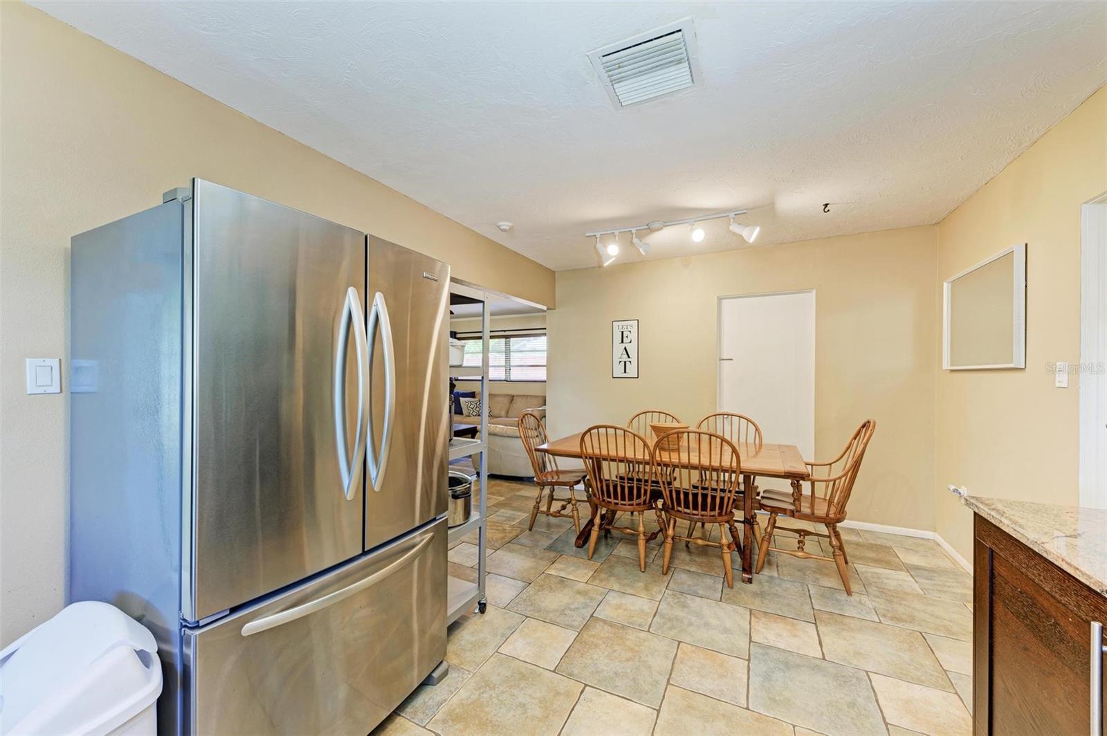 Image 15 of 38 For 2110 Goldenrod Street