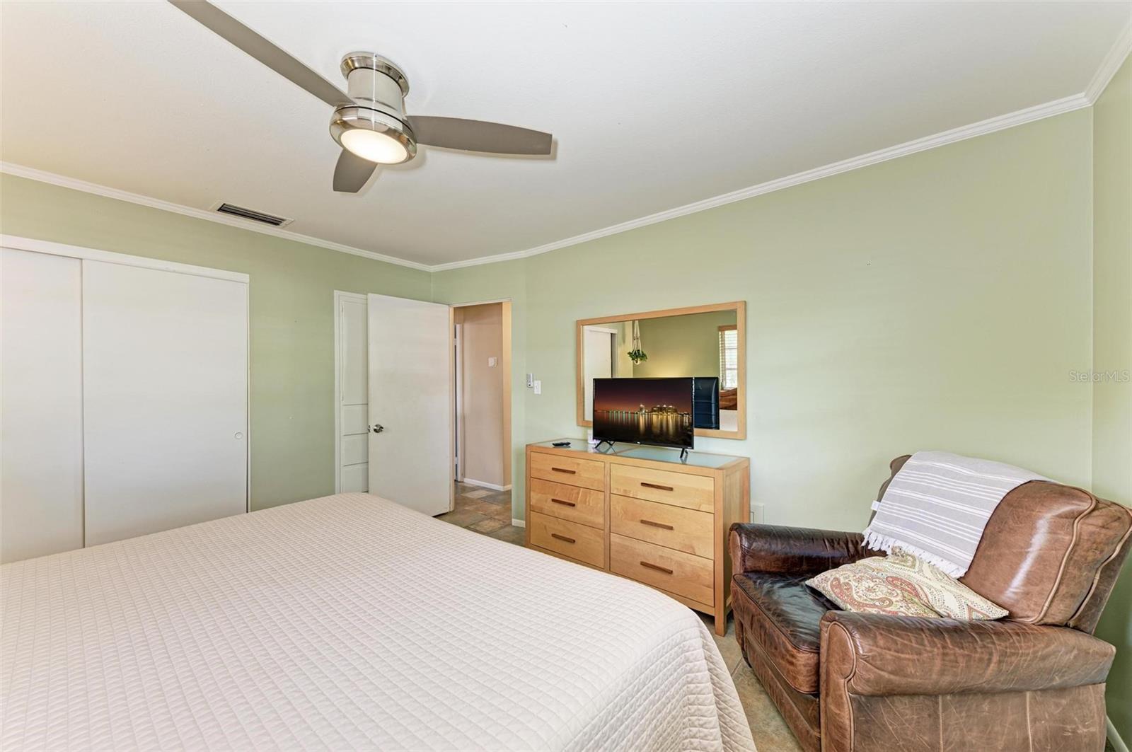 Image 18 of 38 For 2110 Goldenrod Street