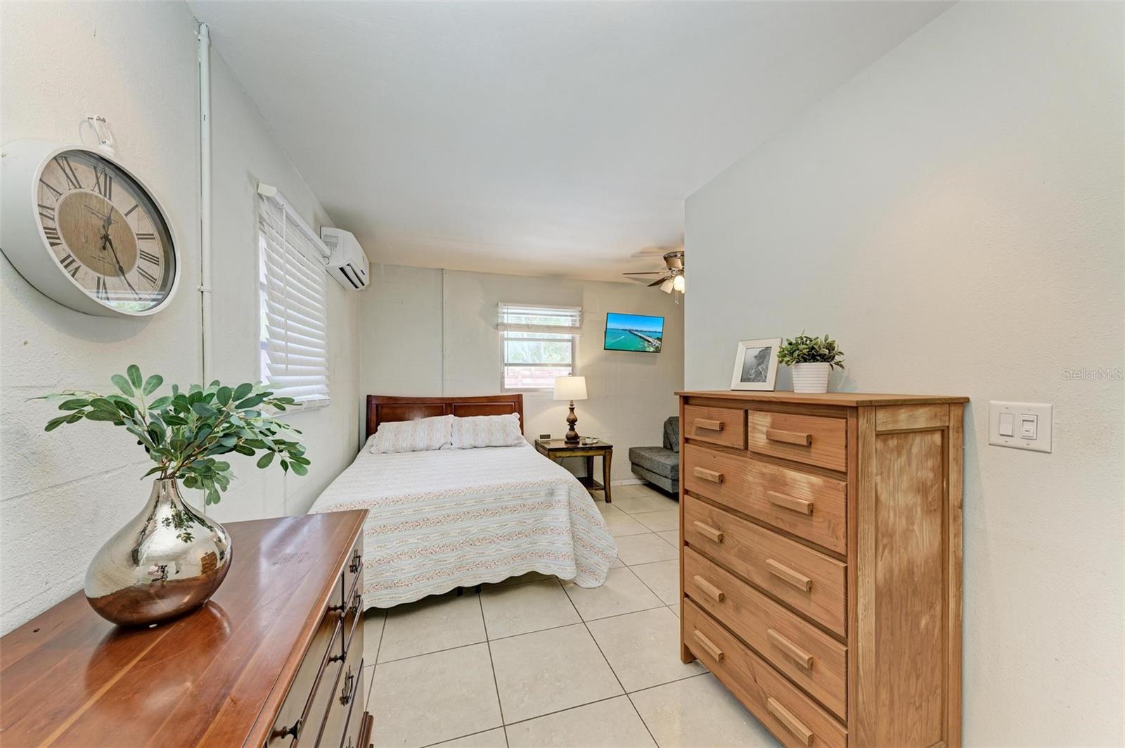 Image 26 of 38 For 2110 Goldenrod Street