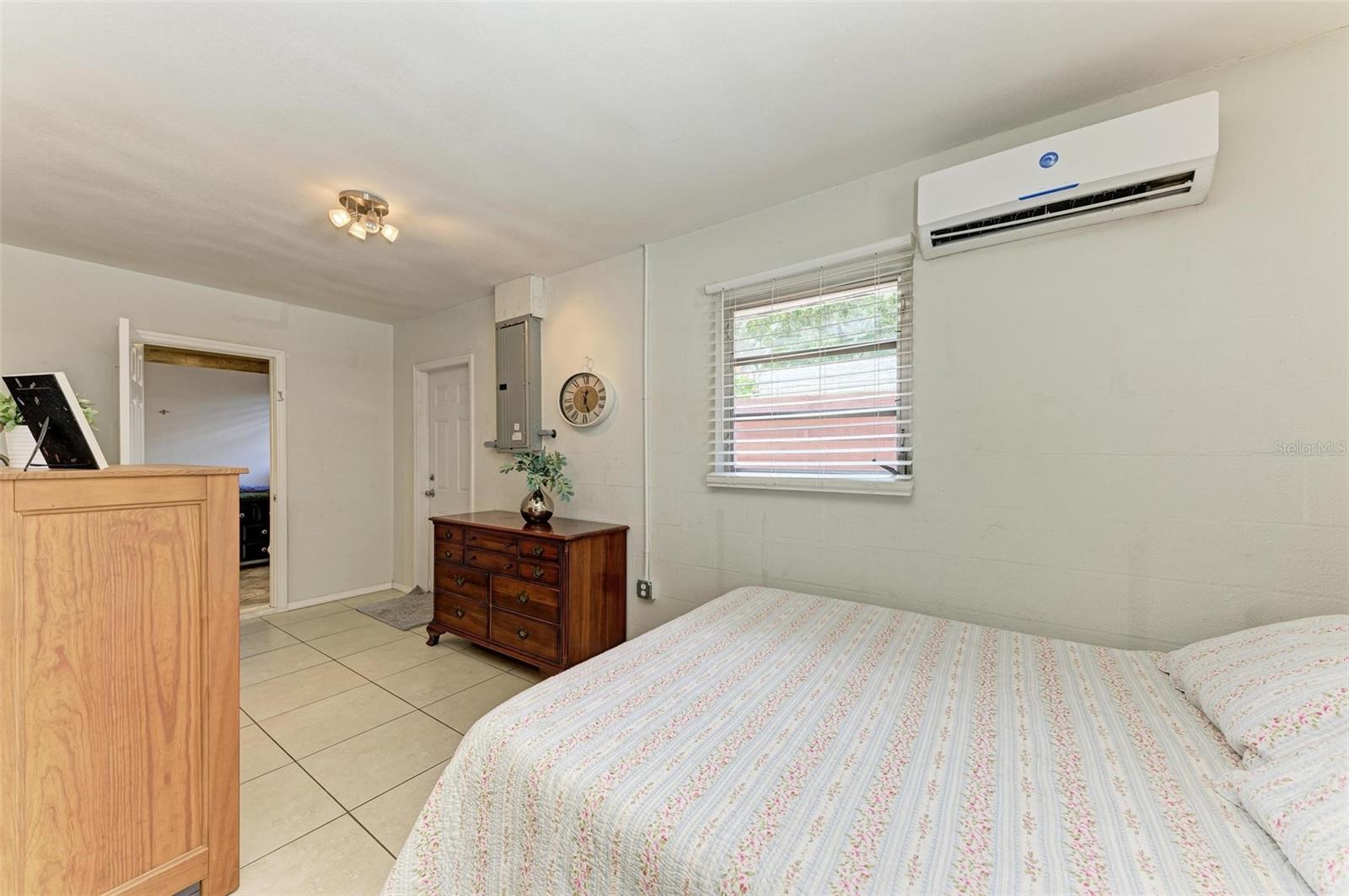 Image 28 of 38 For 2110 Goldenrod Street