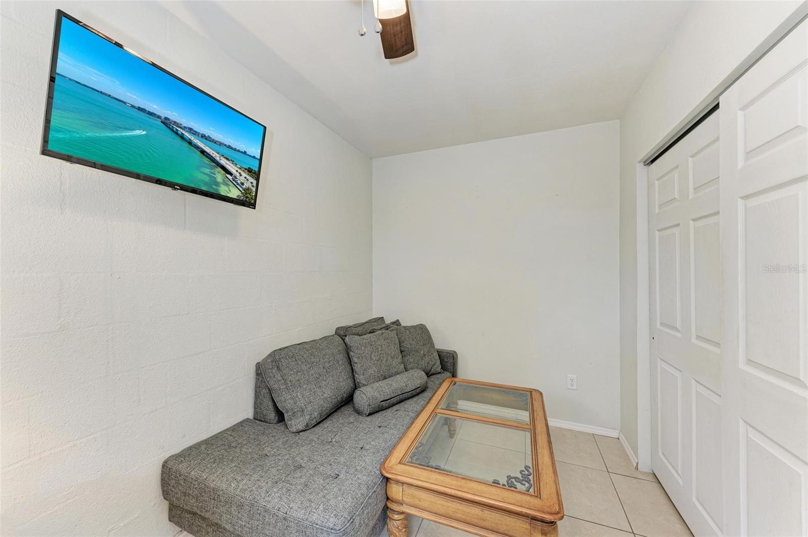 Image 29 of 38 For 2110 Goldenrod Street