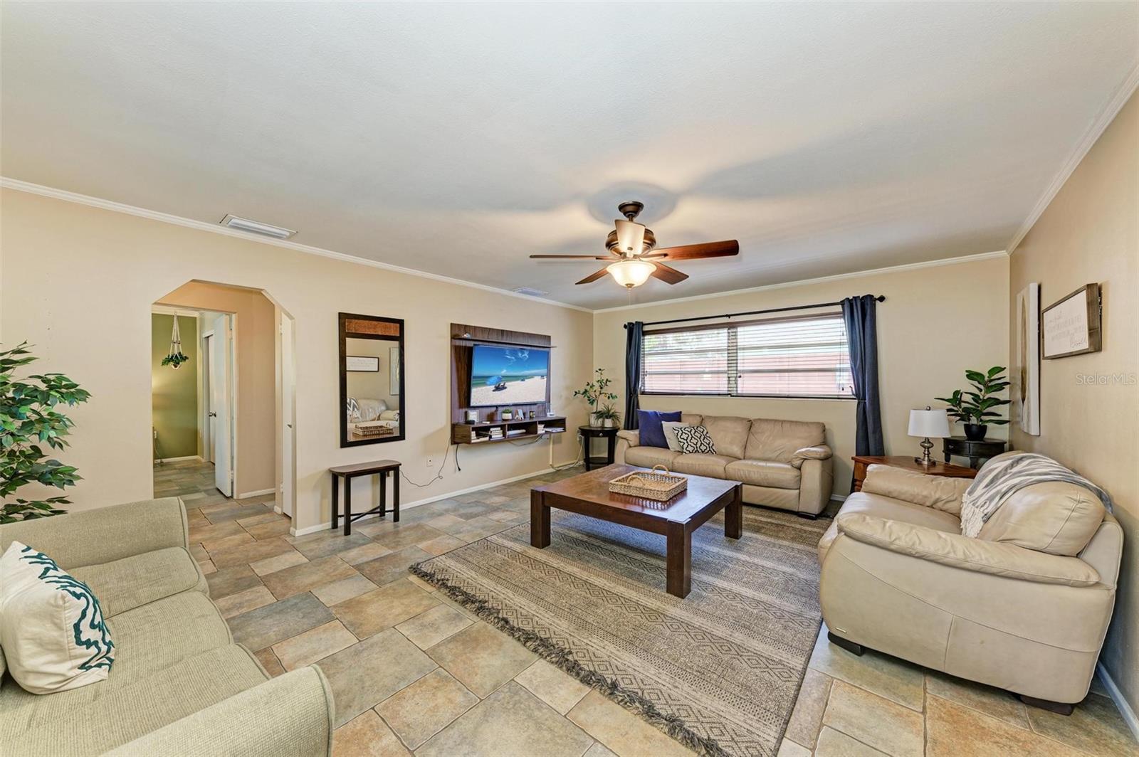 Image 4 of 38 For 2110 Goldenrod Street