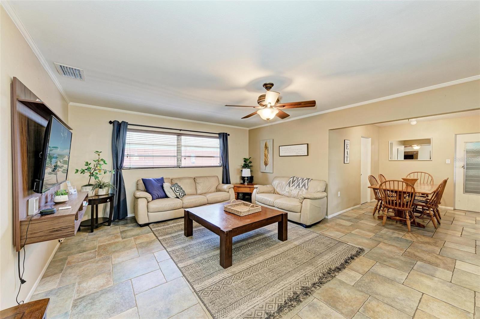 Image 5 of 38 For 2110 Goldenrod Street