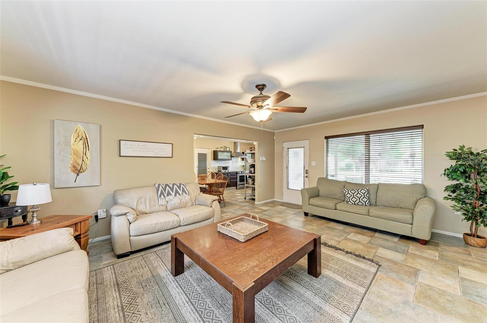 Image 6 of 38 For 2110 Goldenrod Street