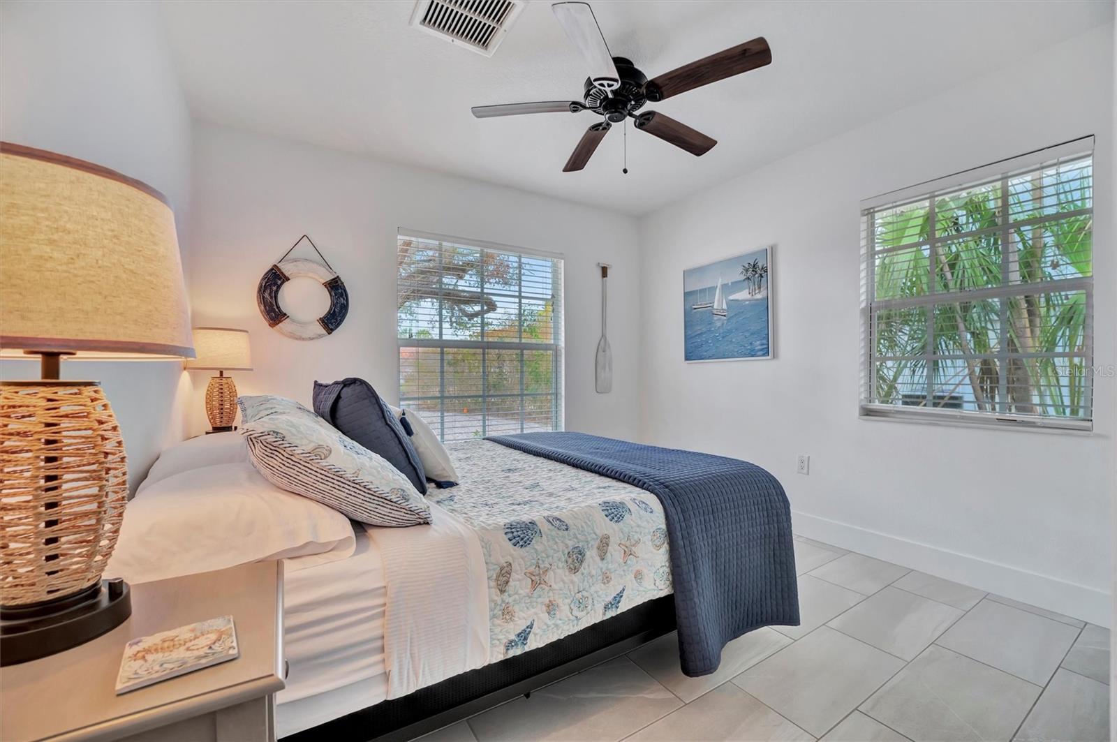 Image 29 of 43 For 567 Venice Lane