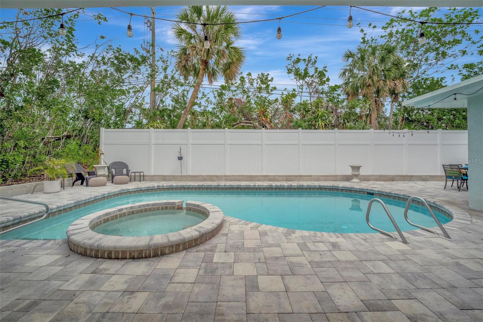 Image 33 of 43 For 567 Venice Lane