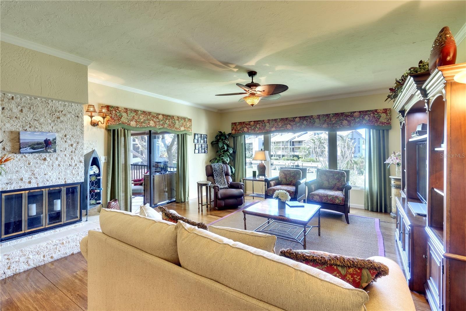 Image 21 of 36 For 3920 Mariners Way 311c