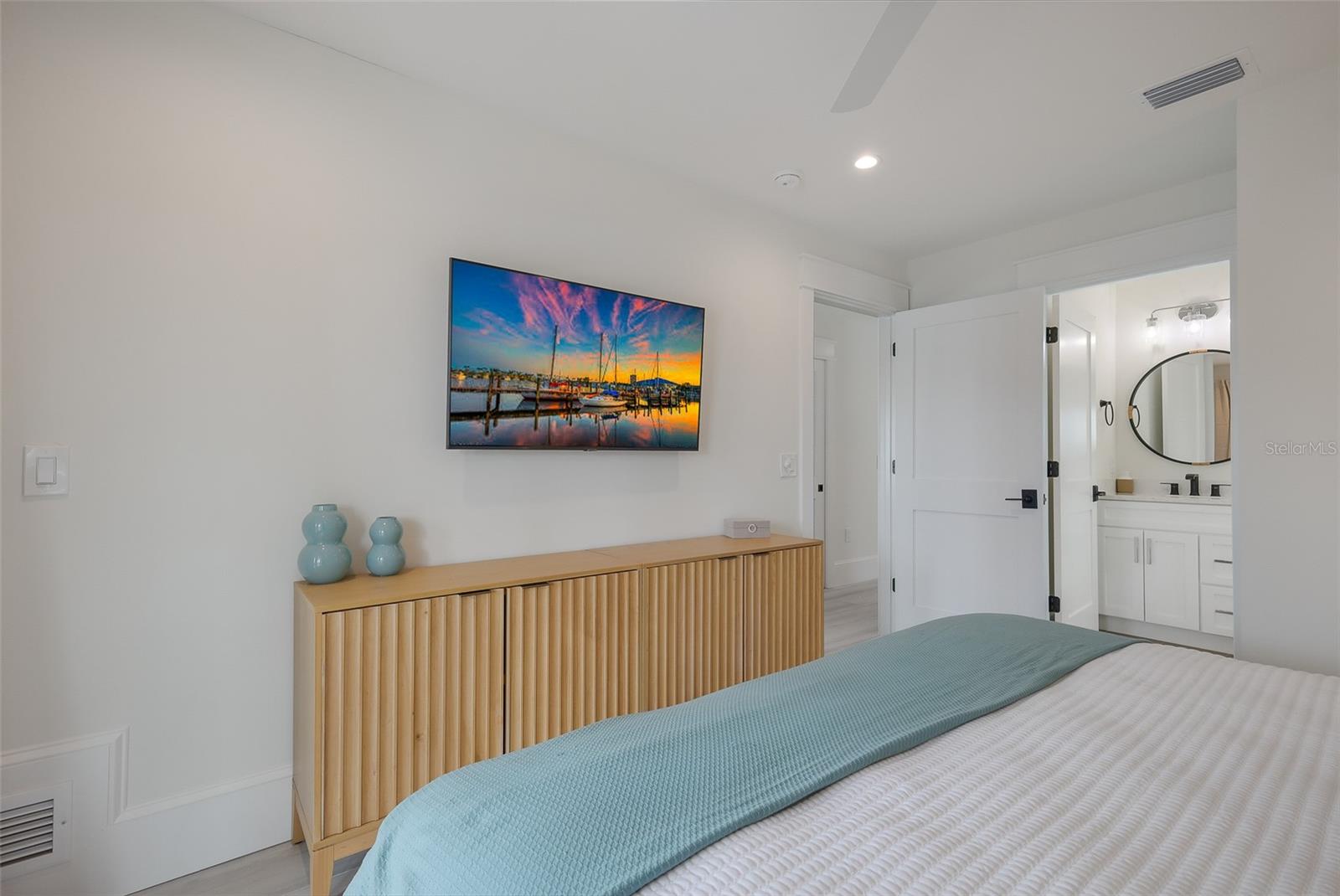 Image 33 of 59 For 2213 Avenue C