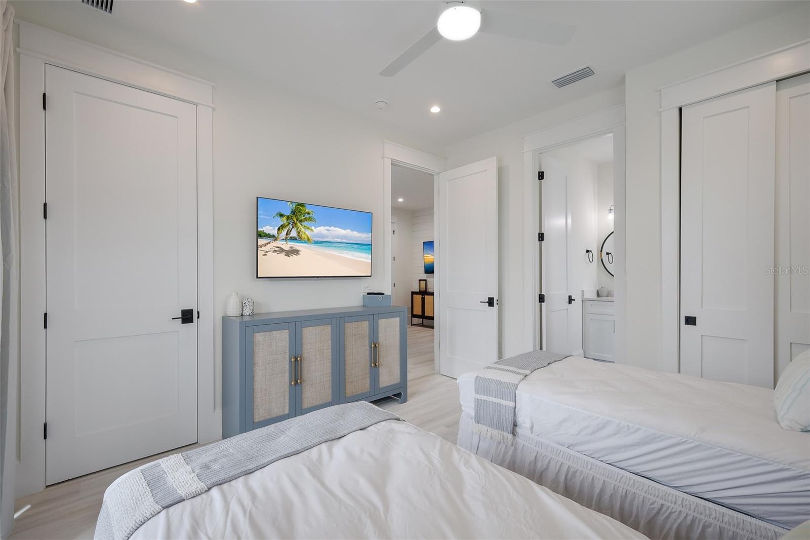 Image 52 of 59 For 2213 Avenue C