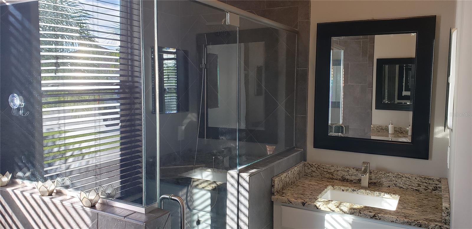 Image 17 of 36 For 6105 47th Street E