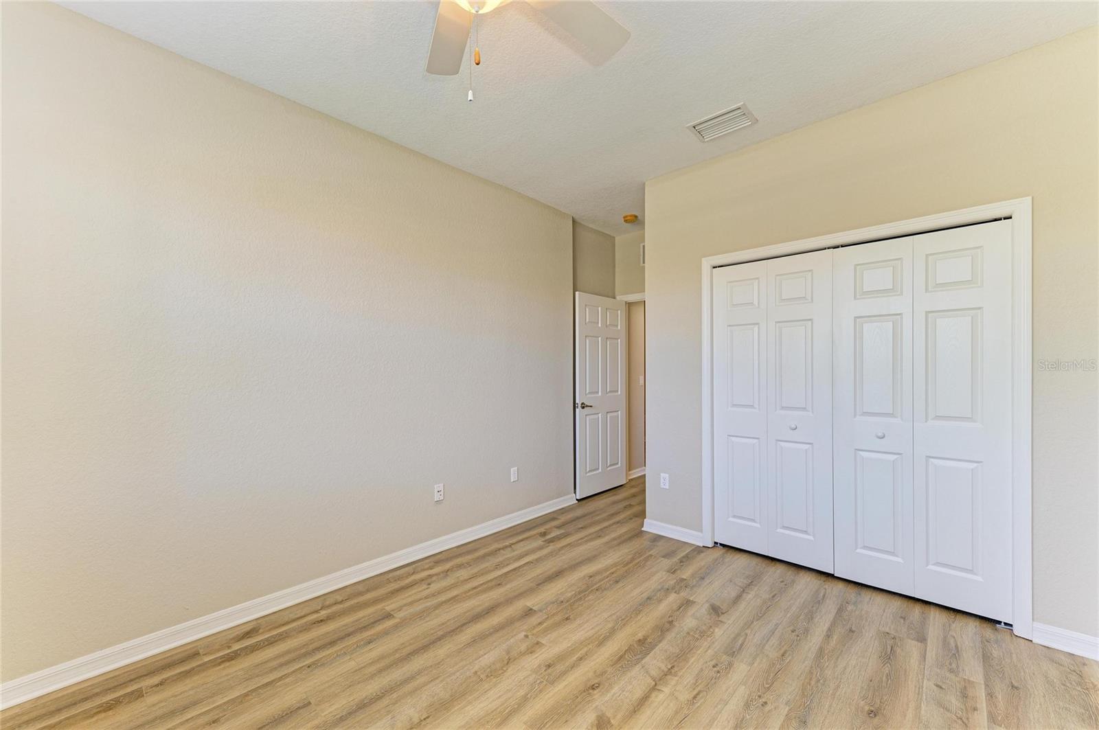 Image 31 of 63 For 350 River Enclave Court