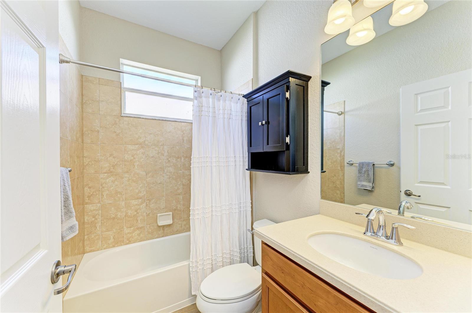 Image 32 of 63 For 350 River Enclave Court