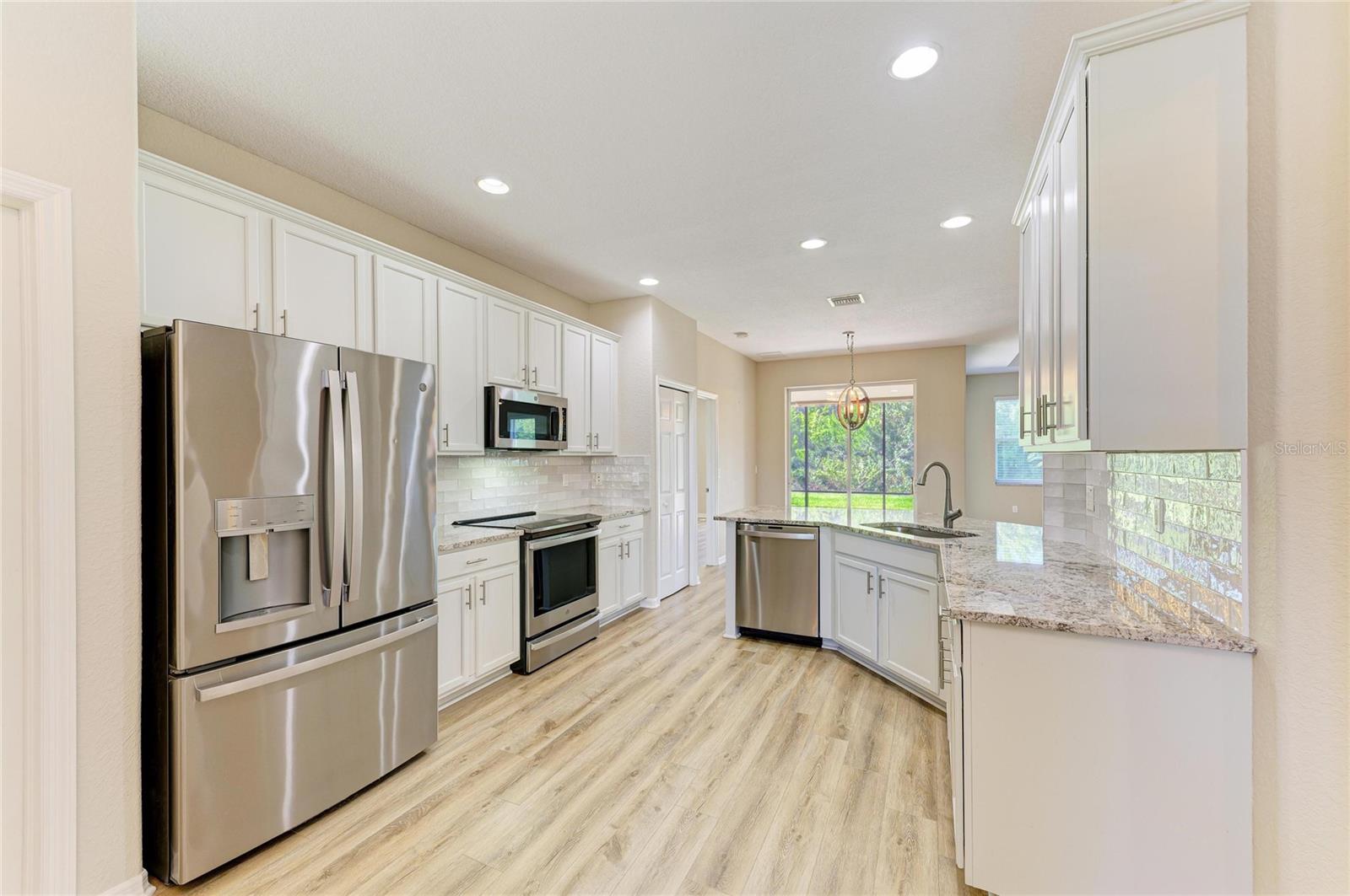 Image 7 of 63 For 350 River Enclave Court