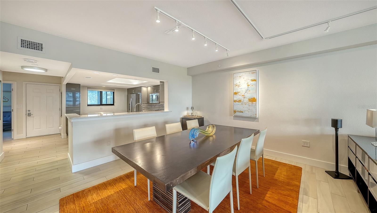 Image 14 of 64 For 1465 Gulf Of Mexico Drive 106