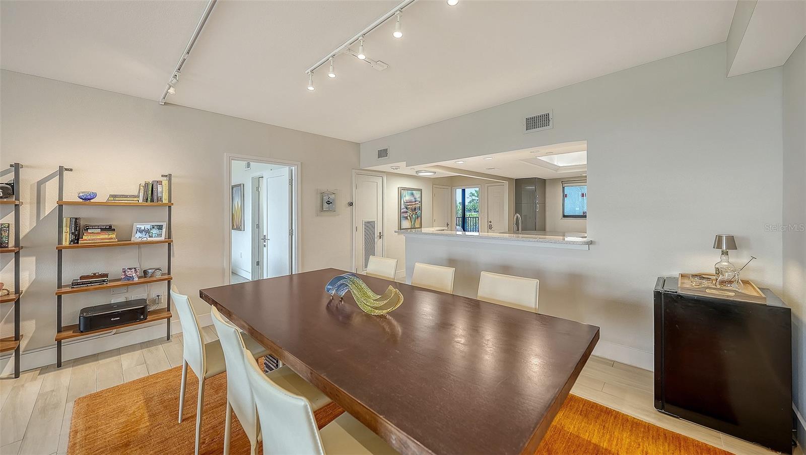 Image 17 of 64 For 1465 Gulf Of Mexico Drive 106