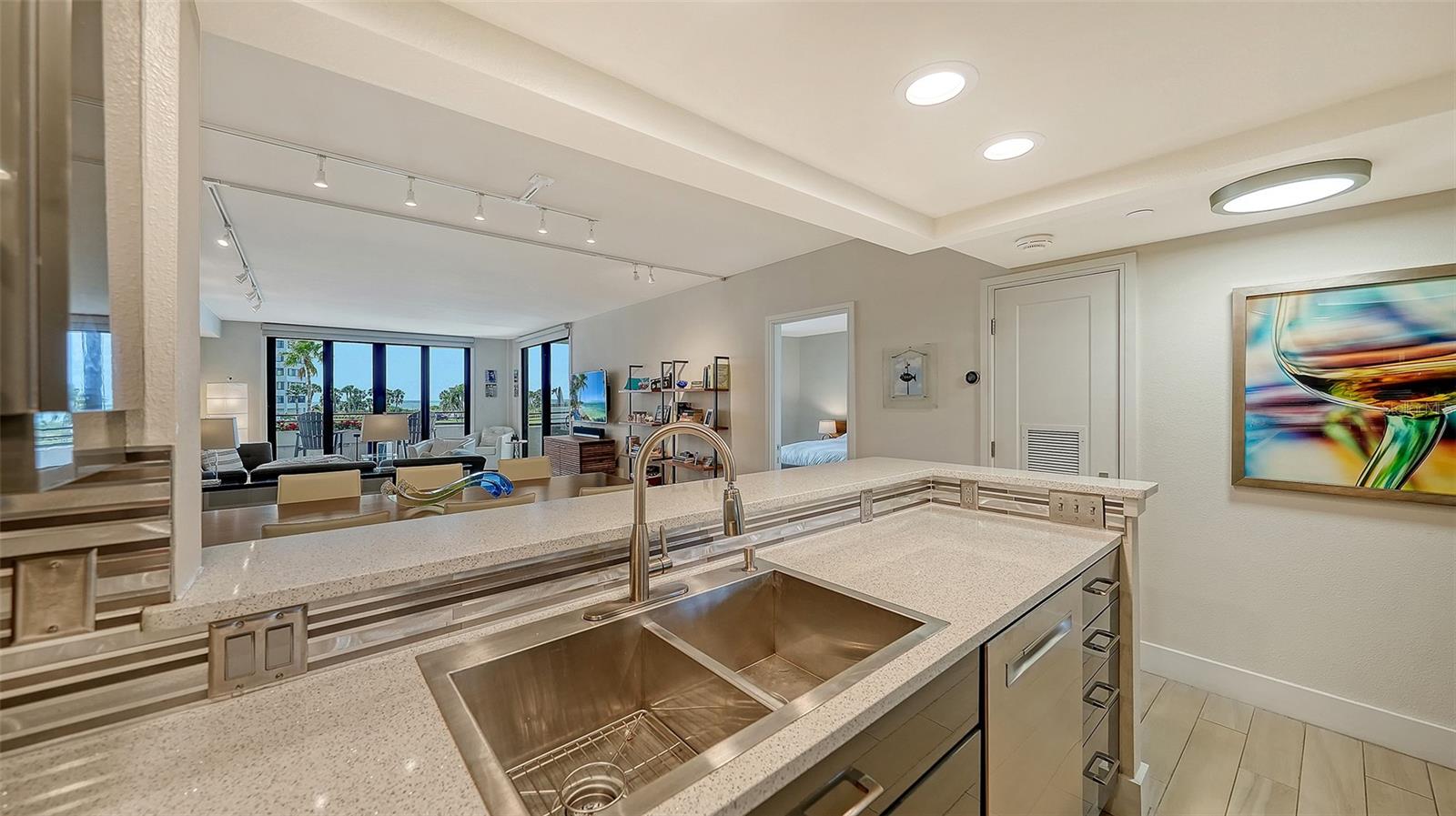 Image 23 of 64 For 1465 Gulf Of Mexico Drive 106