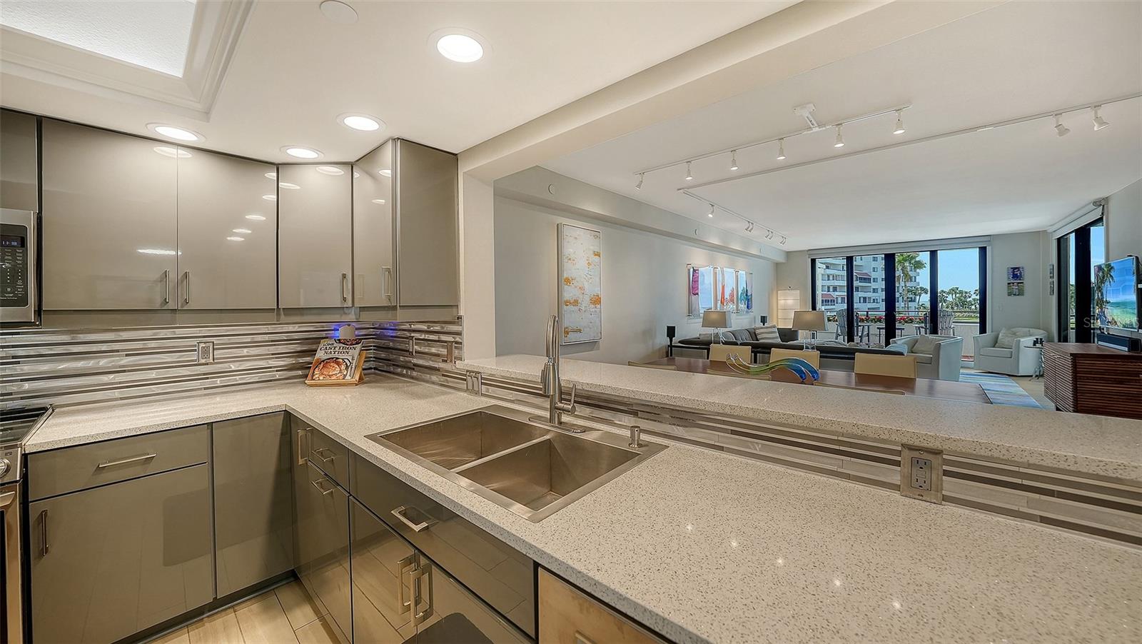 Image 24 of 64 For 1465 Gulf Of Mexico Drive 106