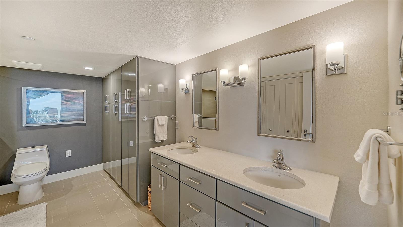 Image 30 of 64 For 1465 Gulf Of Mexico Drive 106