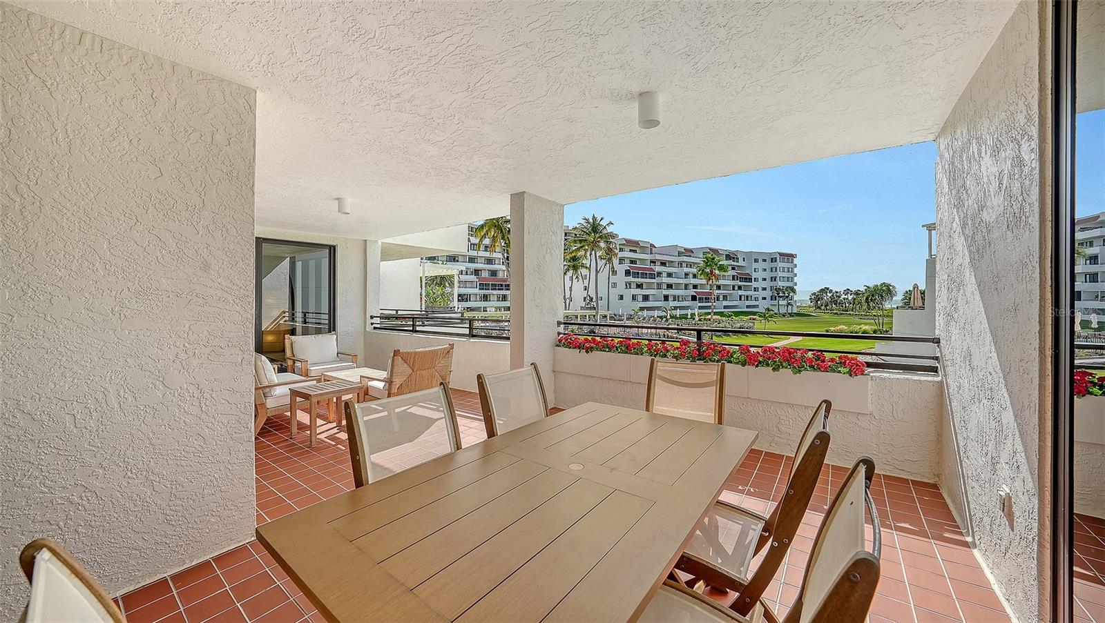 Image 41 of 64 For 1465 Gulf Of Mexico Drive 106