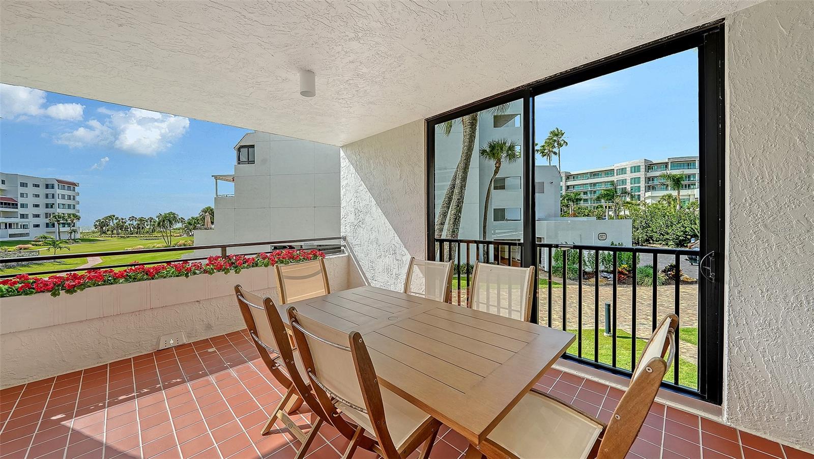 Image 43 of 64 For 1465 Gulf Of Mexico Drive 106