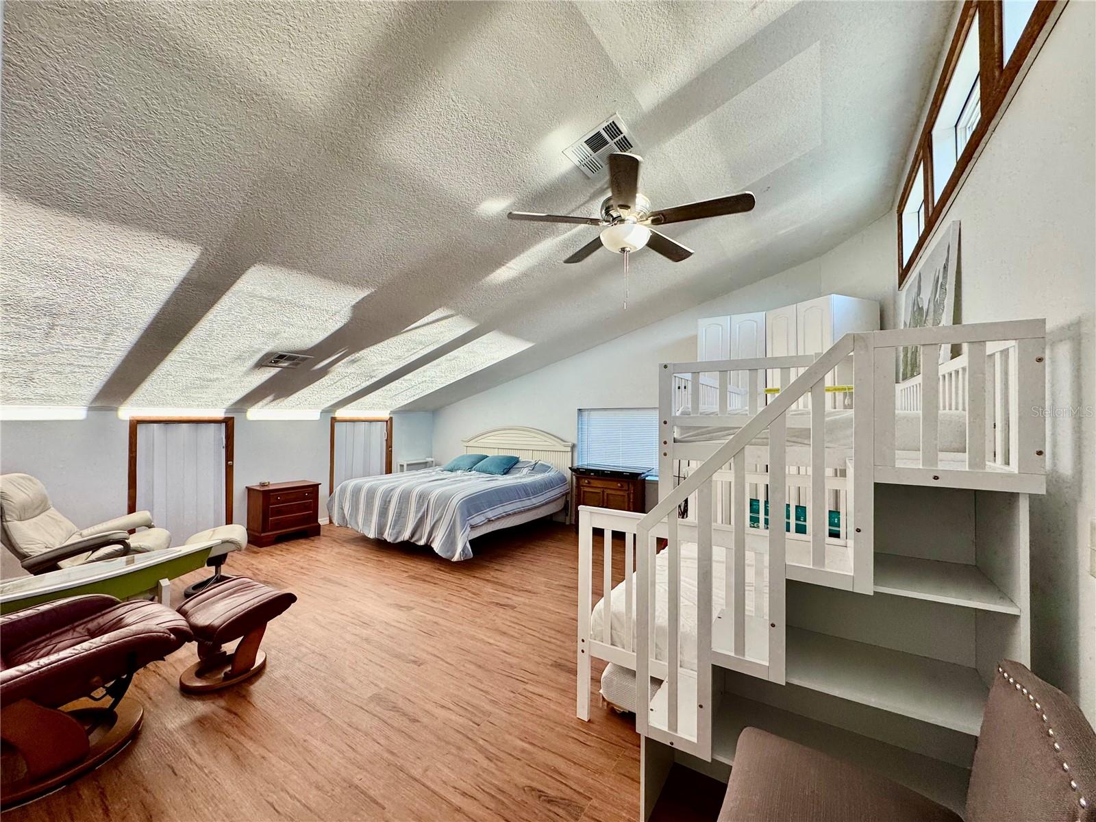 Image 18 of 84 For 3155 Waterside Drive