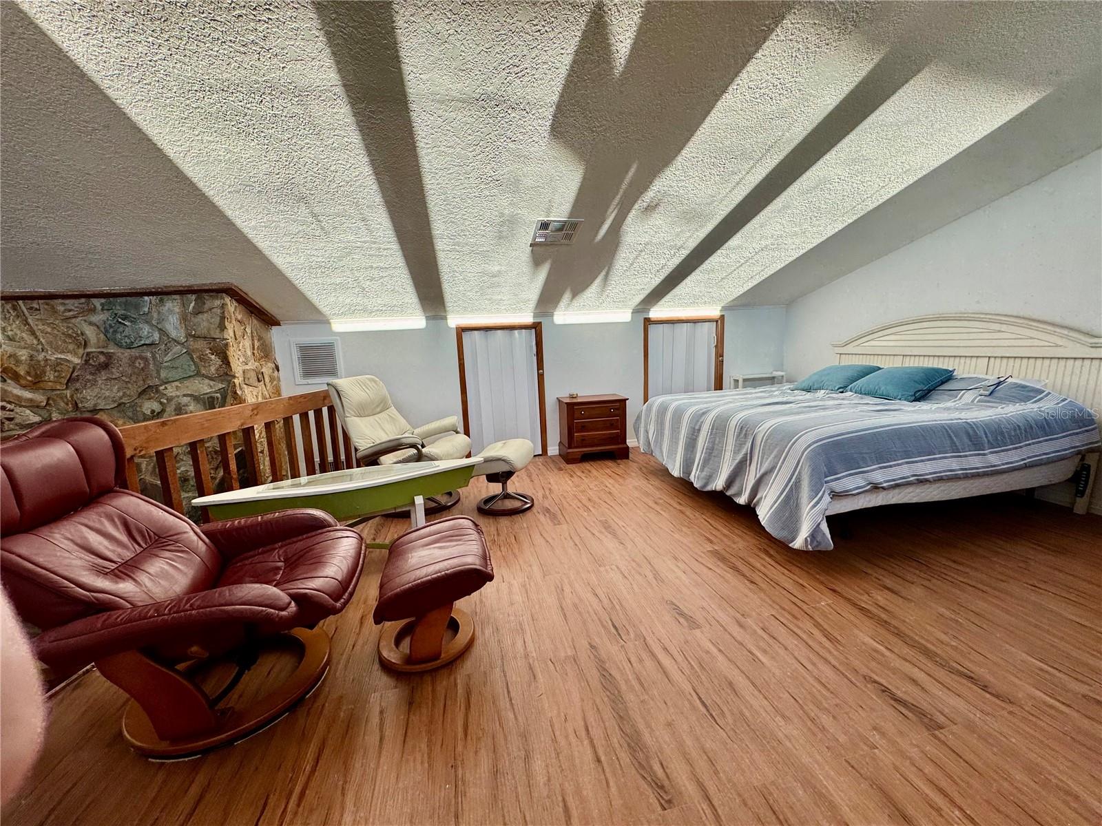 Image 19 of 84 For 3155 Waterside Drive