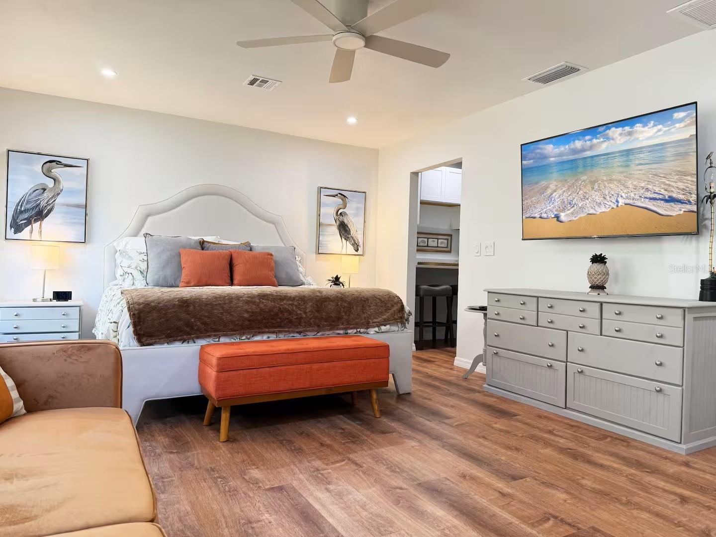 Image 22 of 84 For 3155 Waterside Drive