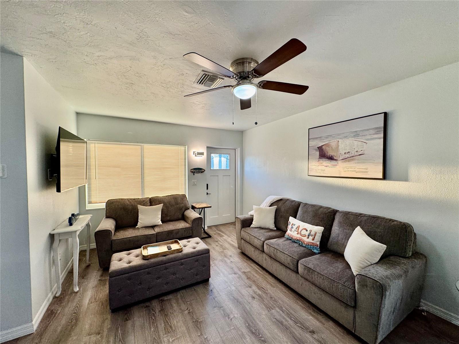 Image 43 of 84 For 3155 Waterside Drive