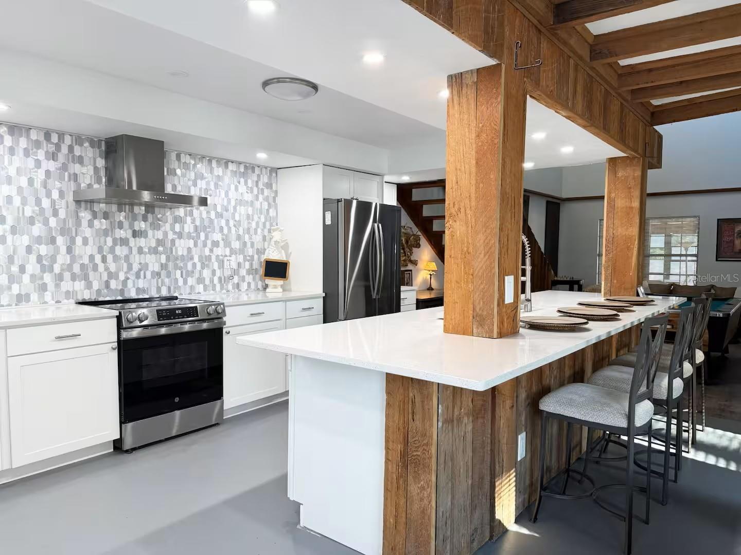 Image 5 of 84 For 3155 Waterside Drive