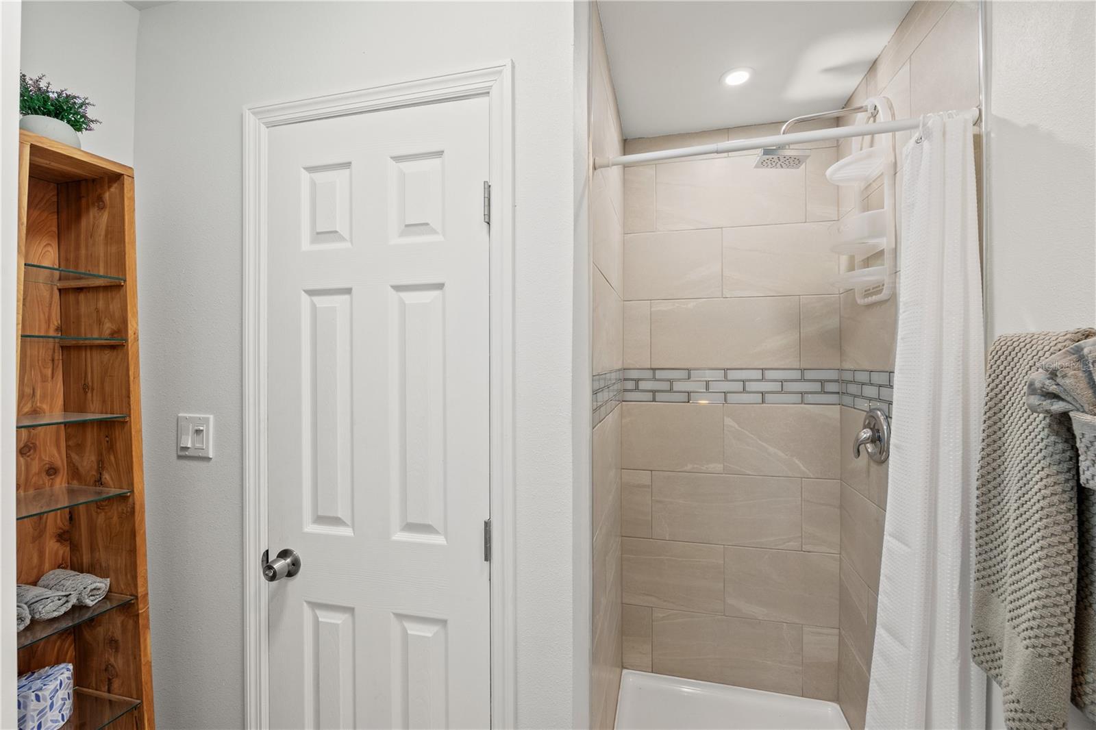 Image 73 of 84 For 3155 Waterside Drive