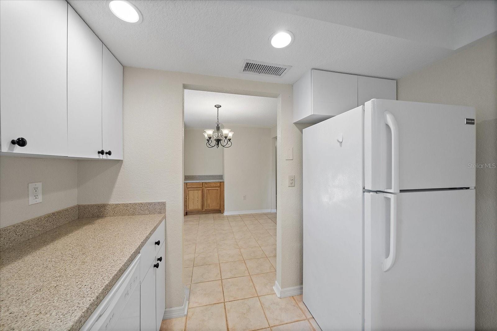 Image 11 of 33 For 1349 Grand Boulevard 1006