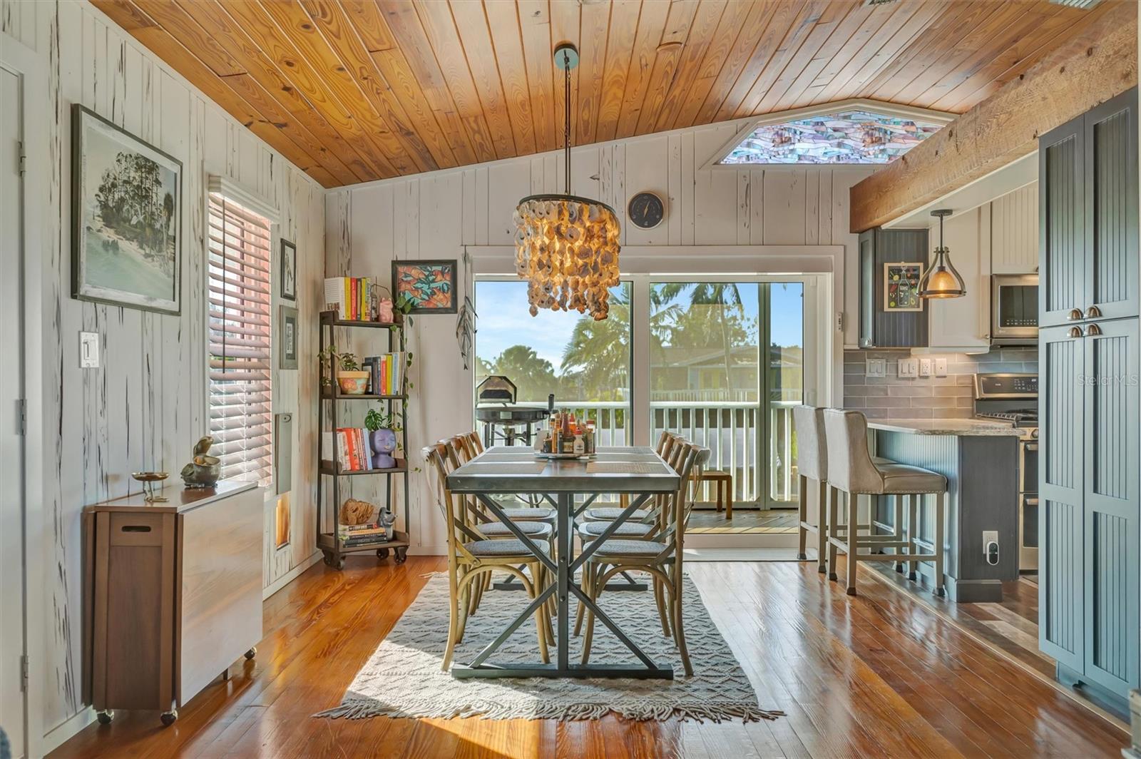 Image 10 of 98 For 1841 Bayshore Drive