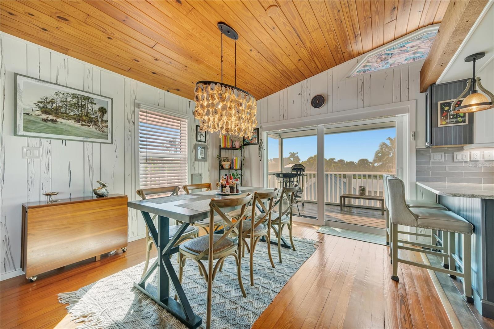 Image 12 of 98 For 1841 Bayshore Drive