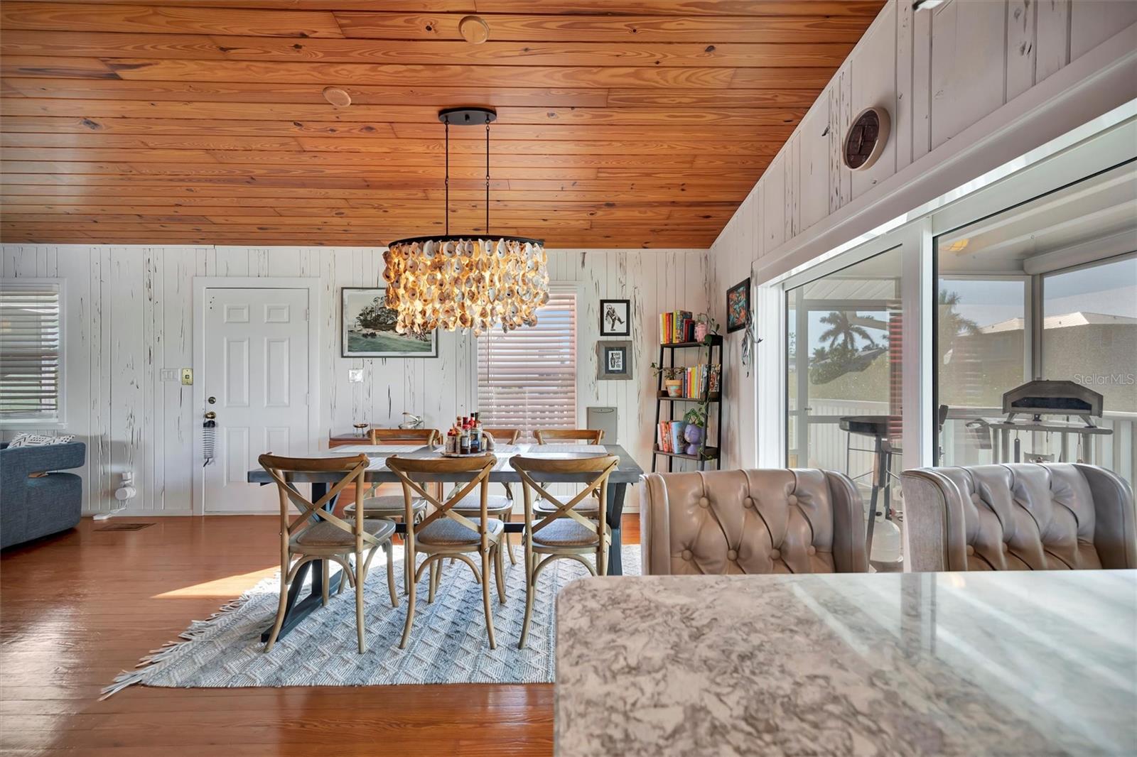 Image 20 of 98 For 1841 Bayshore Drive