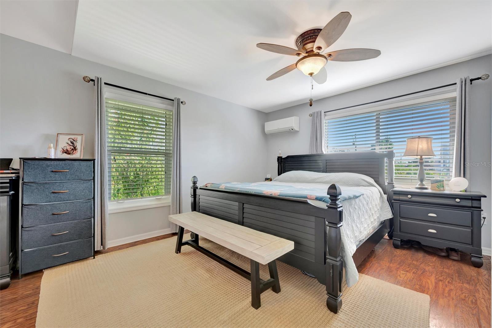 Image 21 of 98 For 1841 Bayshore Drive