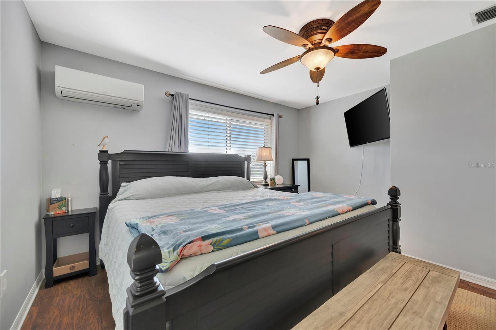 Image 23 of 98 For 1841 Bayshore Drive