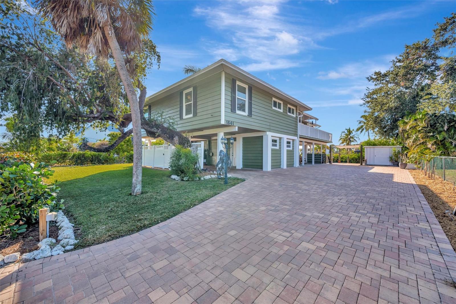 Image 3 of 98 For 1841 Bayshore Drive