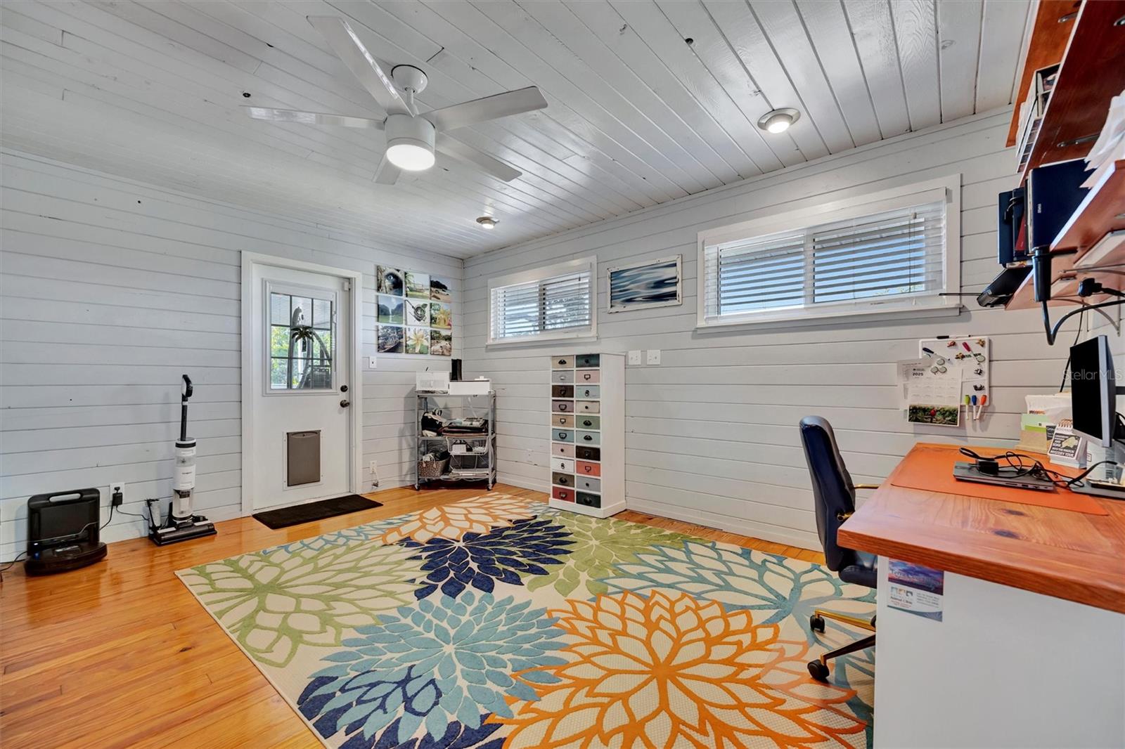 Image 37 of 98 For 1841 Bayshore Drive