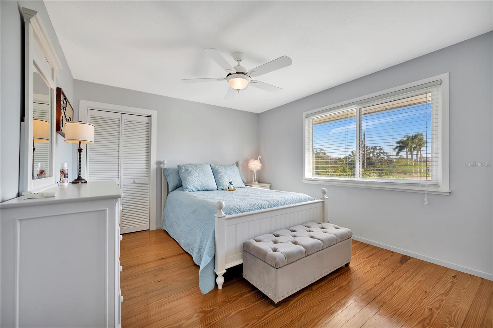 Image 38 of 98 For 1841 Bayshore Drive