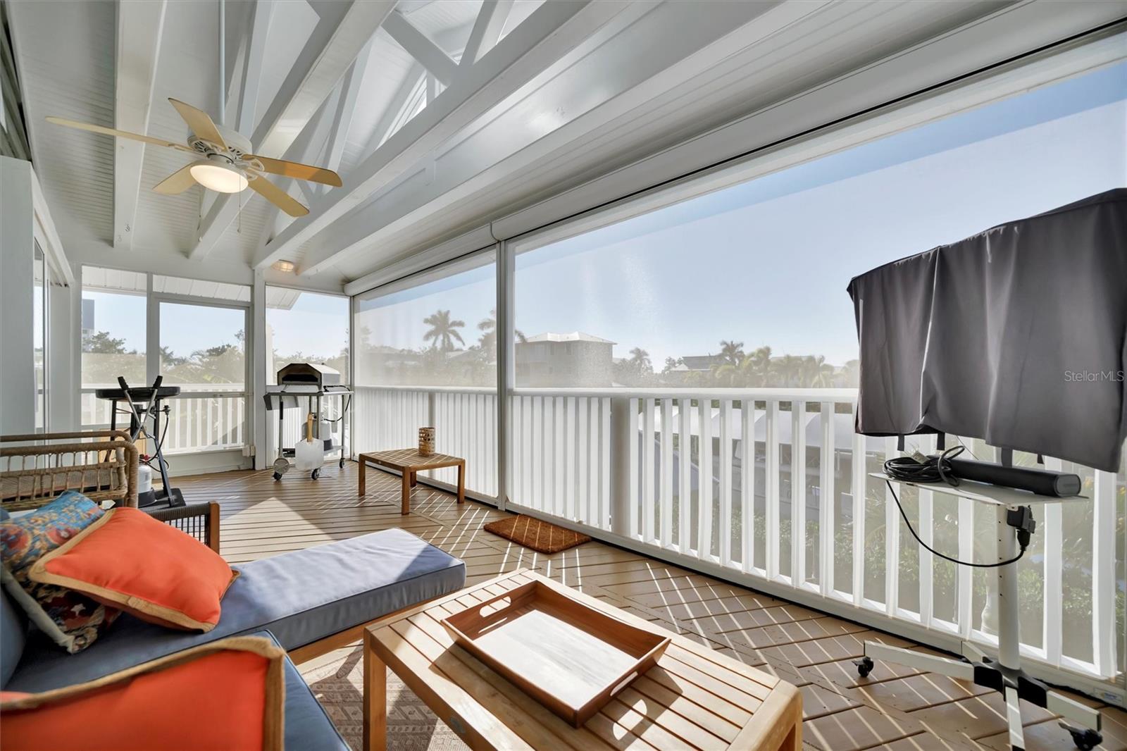 Image 40 of 98 For 1841 Bayshore Drive