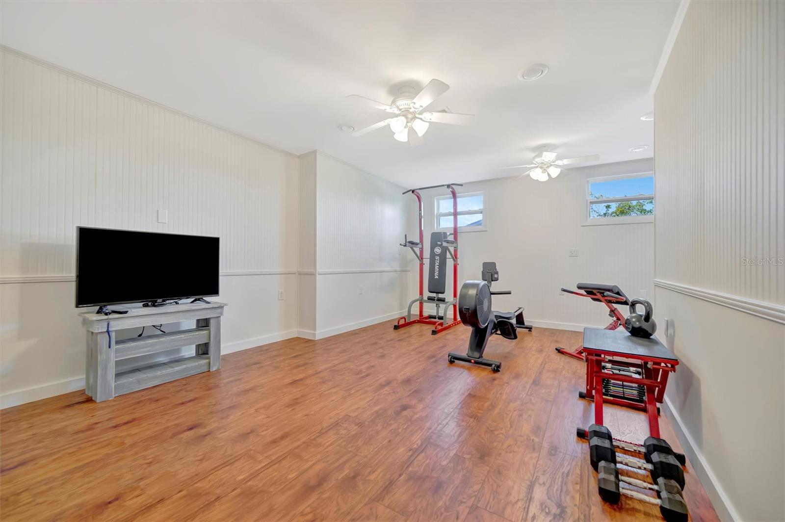 Image 49 of 98 For 1841 Bayshore Drive